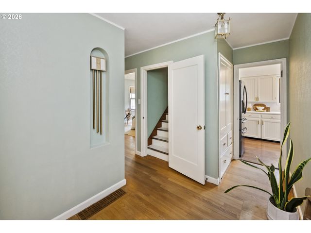 5285 Ne 72ND Ave Ne, Portland, OR 97218