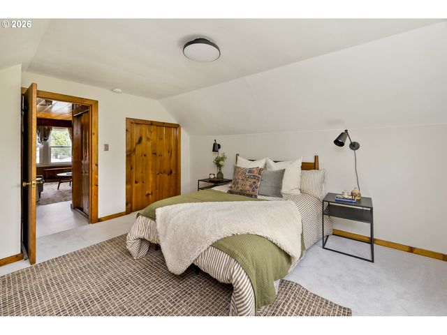 5285 Ne 72ND Ave Ne, Portland, OR 97218