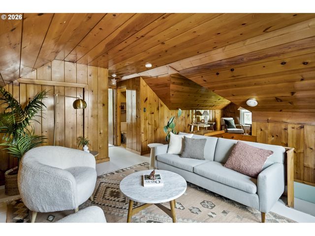5285 Ne 72ND Ave Ne, Portland, OR 97218