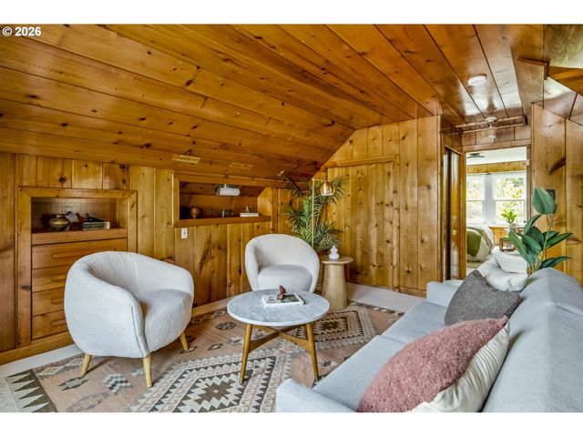 5285 Ne 72ND Ave Ne, Portland, OR 97218