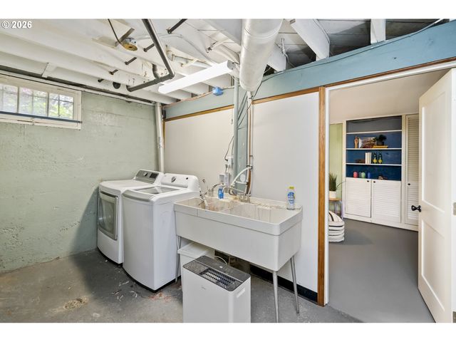 5285 Ne 72ND Ave Ne, Portland, OR 97218