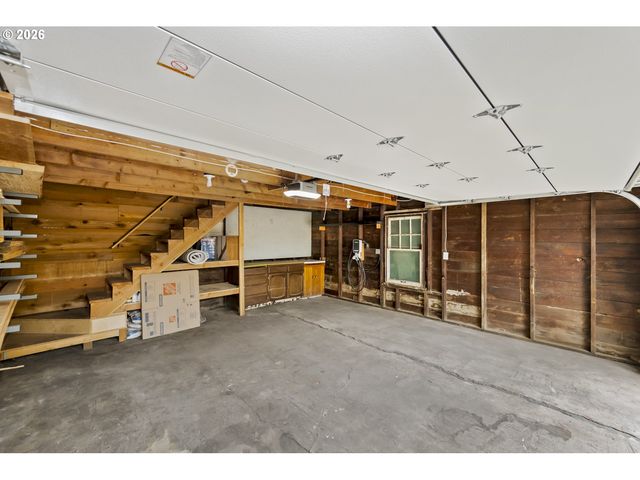 5285 Ne 72ND Ave Ne, Portland, OR 97218