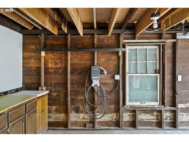 5285 Ne 72ND Ave Ne, Portland, OR 97218