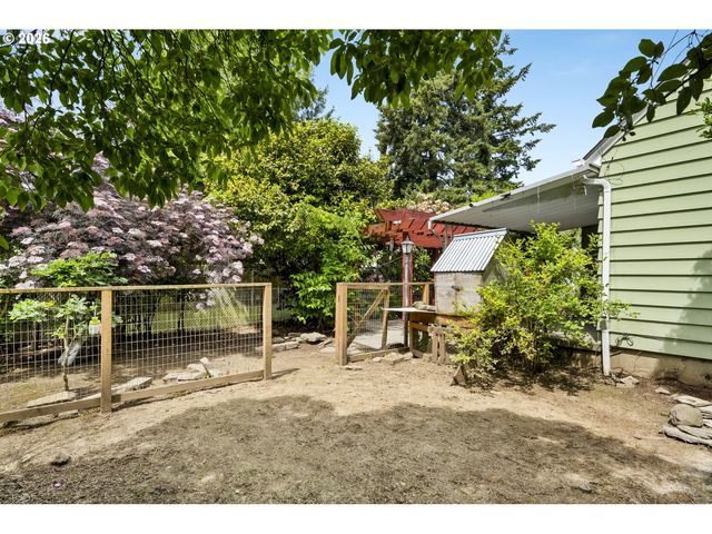 5285 Ne 72ND Ave Ne, Portland, OR 97218
