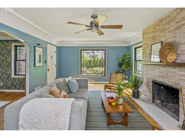 5285 Ne 72ND Ave Ne, Portland, OR 97218