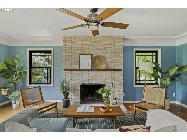 5285 Ne 72ND Ave Ne, Portland, OR 97218