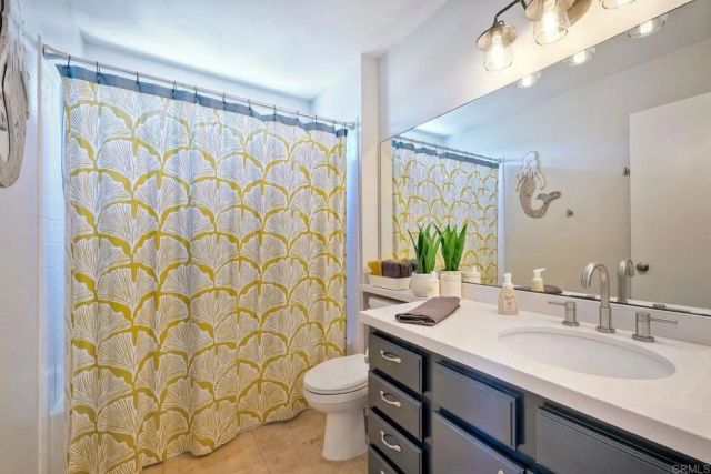 1851 Valencia Avenue, Carlsbad, CA 92008