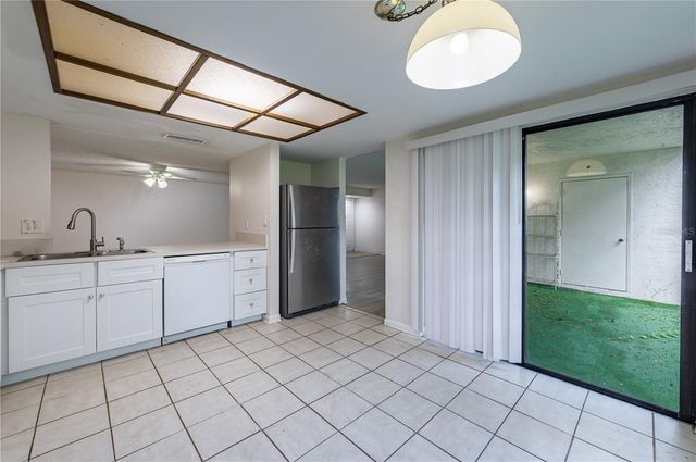 7873 NIAGARA AVENUE 1803, Tampa, FL 33617