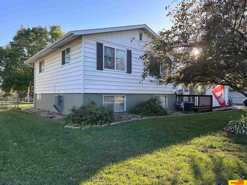915 Diamond Street, Lyons, NE 68038