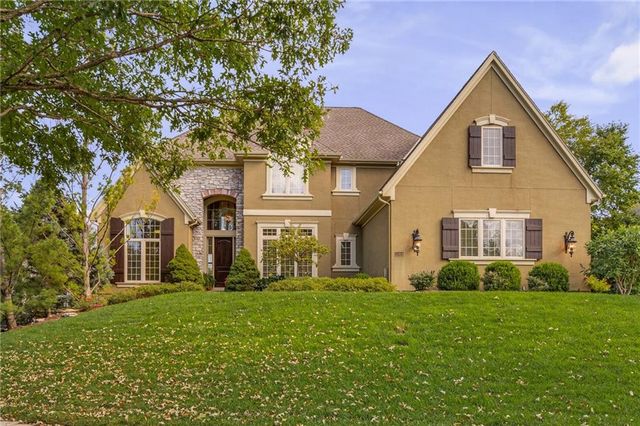 5414 W 164th Place, Overland Park, KS 66085
