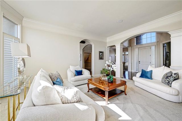 5414 W 164th Place, Overland Park, KS 66085