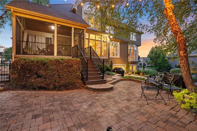 5414 W 164th Place, Overland Park, KS 66085