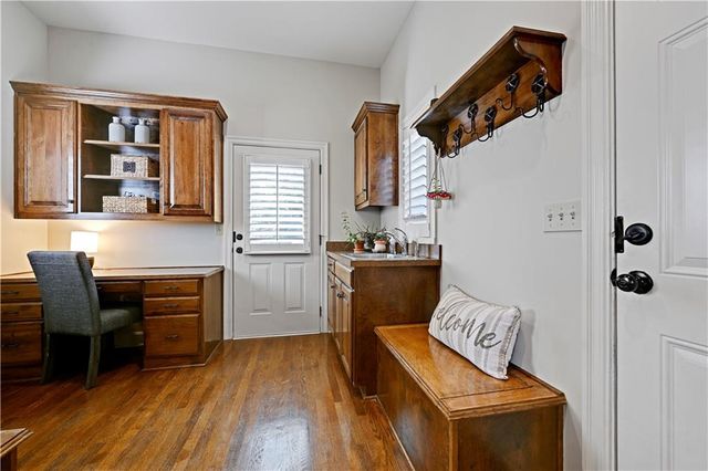 5414 W 164th Place, Overland Park, KS 66085