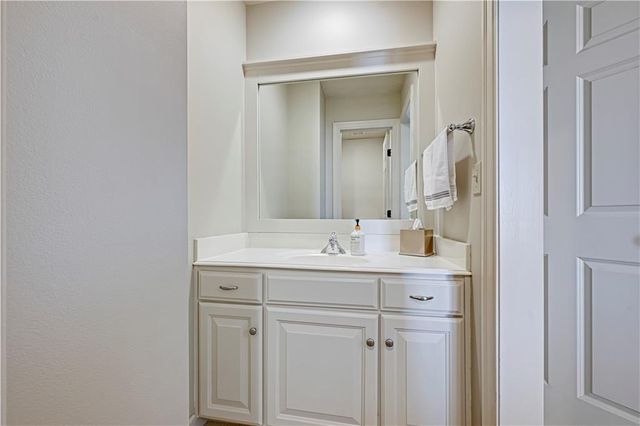 5414 W 164th Place, Overland Park, KS 66085