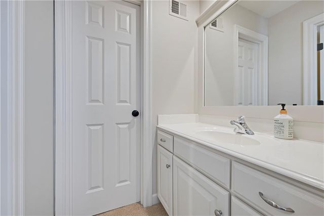 5414 W 164th Place, Overland Park, KS 66085