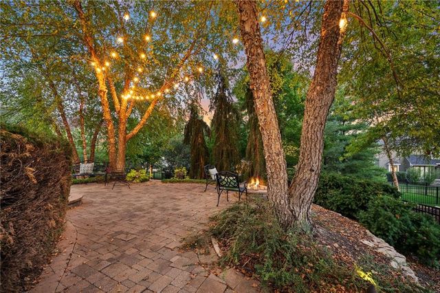 5414 W 164th Place, Overland Park, KS 66085