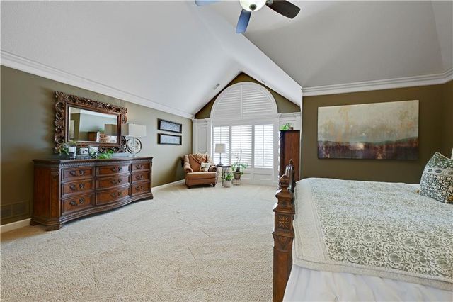 5414 W 164th Place, Overland Park, KS 66085