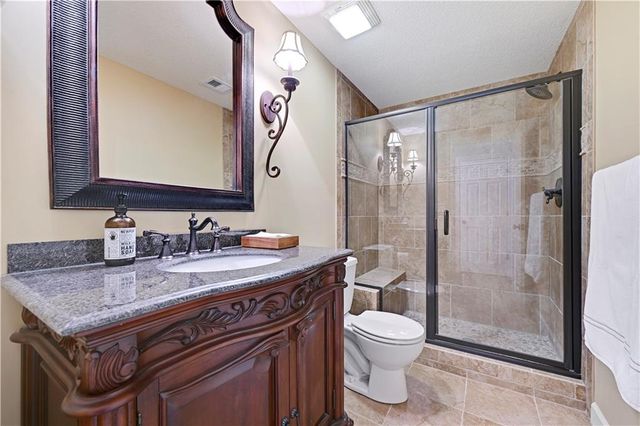 5414 W 164th Place, Overland Park, KS 66085