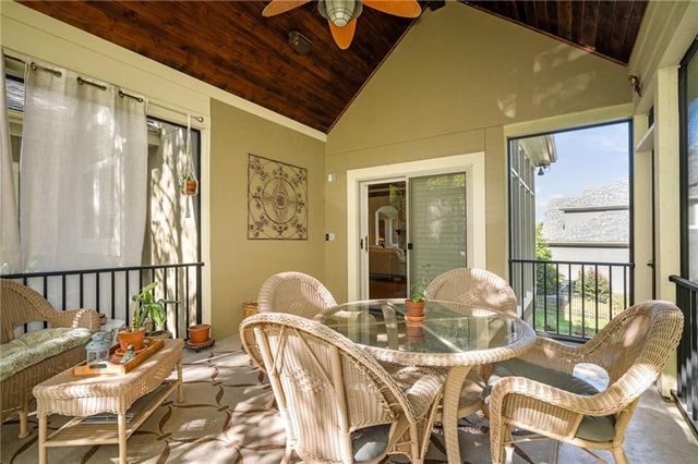 5414 W 164th Place, Overland Park, KS 66085