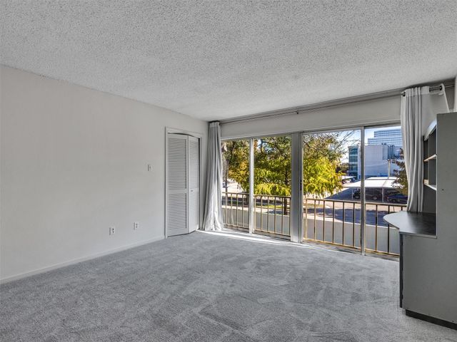 5050 Ambassador Way 218, Houston, TX 77056