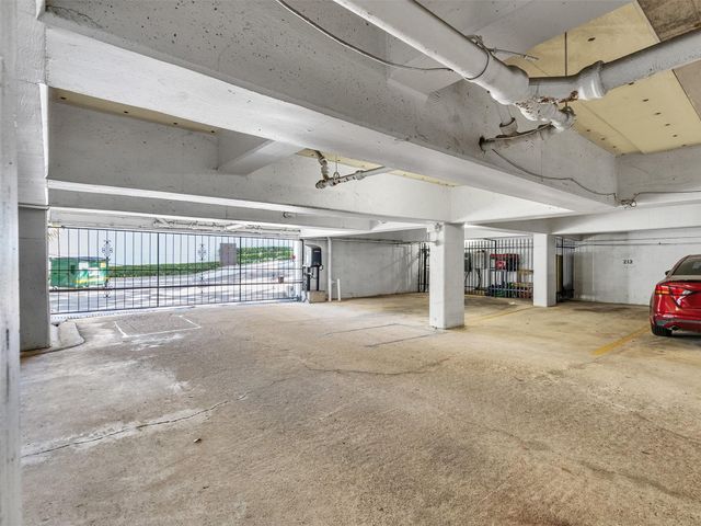 5050 Ambassador Way 218, Houston, TX 77056