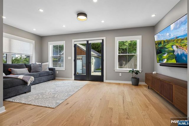 39 Walnut Crescent, Montclair, NJ 07042