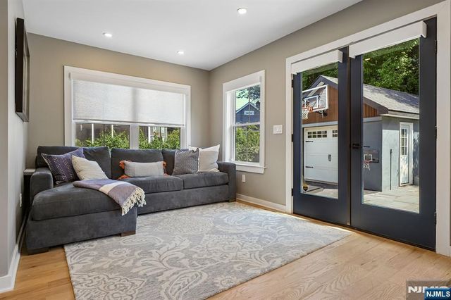 39 Walnut Crescent, Montclair, NJ 07042