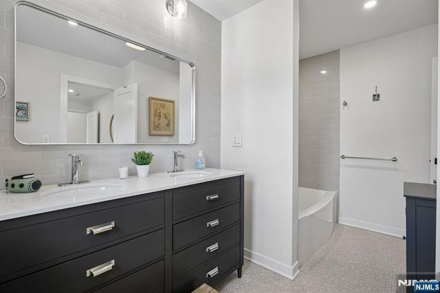 39 Walnut Crescent, Montclair, NJ 07042