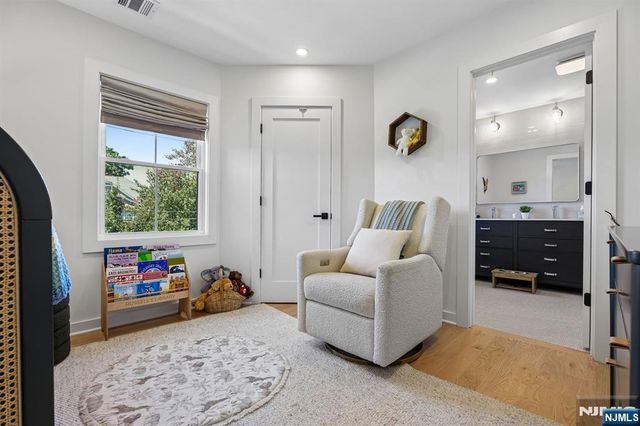 39 Walnut Crescent, Montclair, NJ 07042