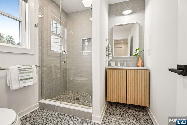 39 Walnut Crescent, Montclair, NJ 07042