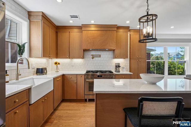 39 Walnut Crescent, Montclair, NJ 07042