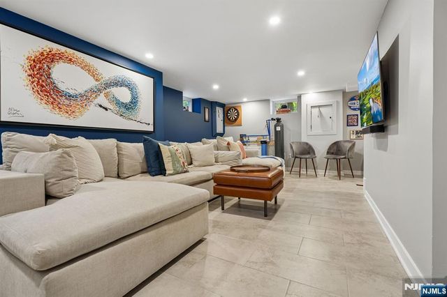 39 Walnut Crescent, Montclair, NJ 07042