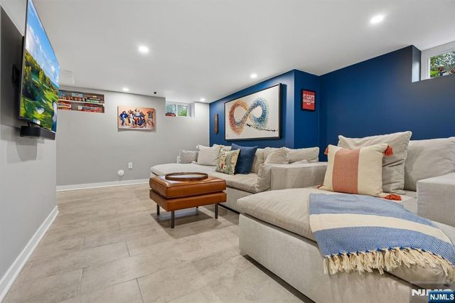39 Walnut Crescent, Montclair, NJ 07042