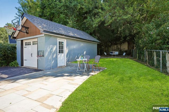 39 Walnut Crescent, Montclair, NJ 07042