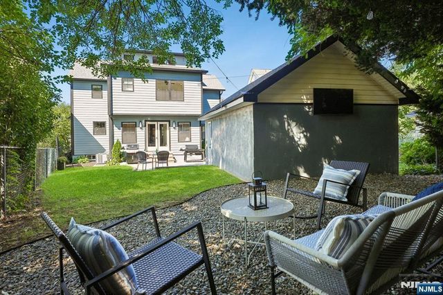 39 Walnut Crescent, Montclair, NJ 07042