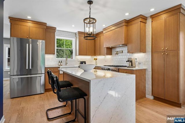 39 Walnut Crescent, Montclair, NJ 07042