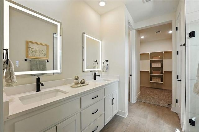 20674 Skyview Lane, Spring Hill, KS 66083