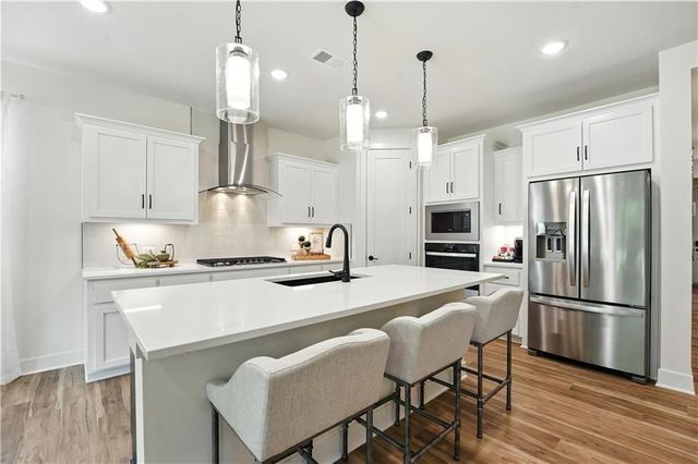 20674 Skyview Lane, Spring Hill, KS 66083