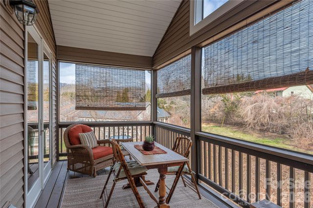 59 Old Pasture Way, Hendersonville, NC 28739