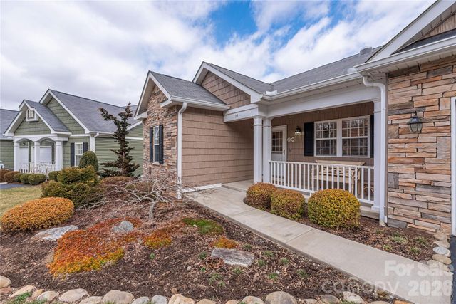 59 Old Pasture Way, Hendersonville, NC 28739