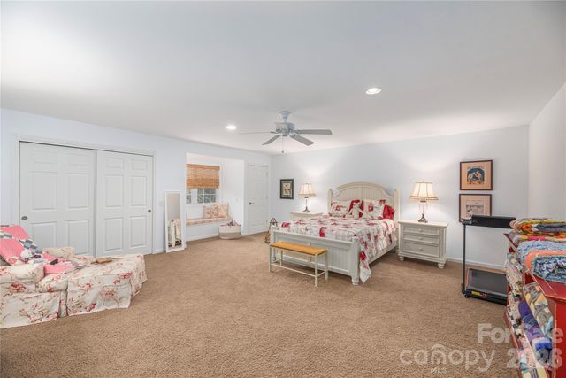 59 Old Pasture Way, Hendersonville, NC 28739