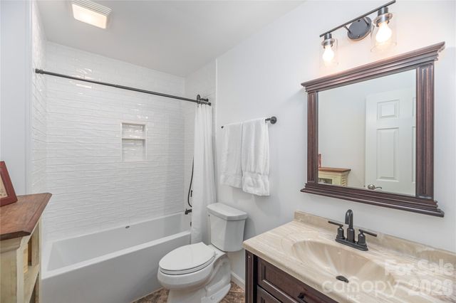 59 Old Pasture Way, Hendersonville, NC 28739