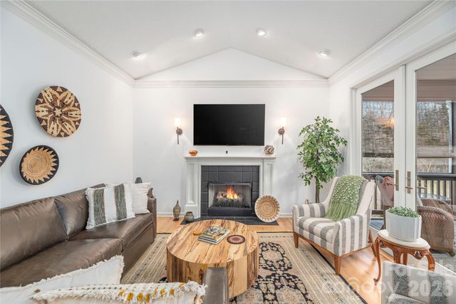 59 Old Pasture Way, Hendersonville, NC 28739