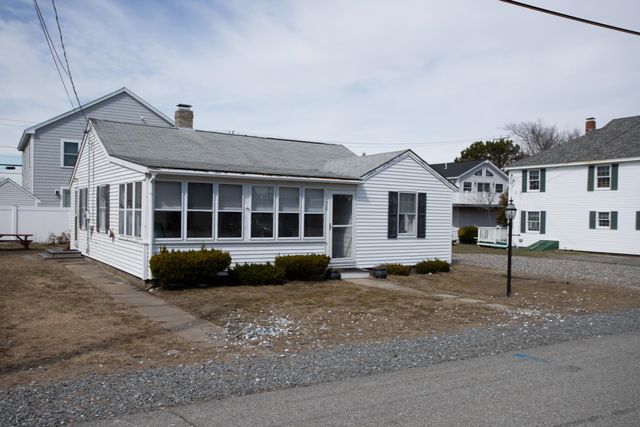 308 Atlantic Avenue, Seabrook, NH 03874