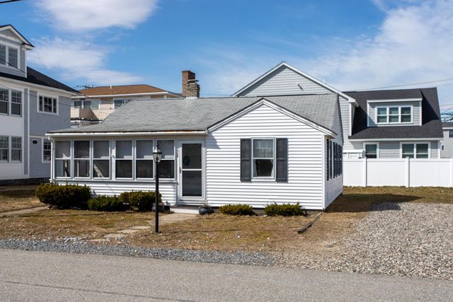 308 Atlantic Avenue, Seabrook, NH 03874