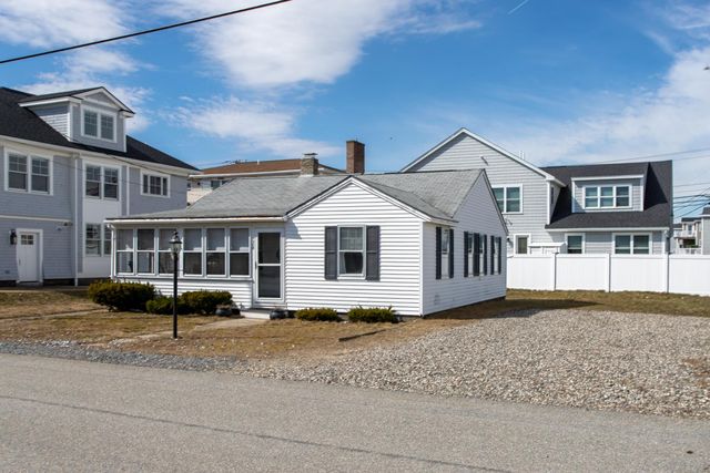 308 Atlantic Avenue, Seabrook, NH 03874