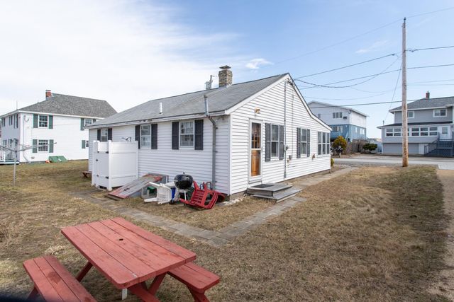 308 Atlantic Avenue, Seabrook, NH 03874