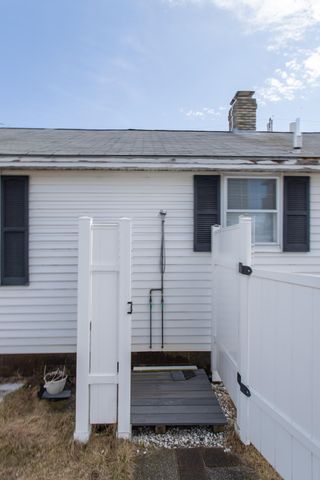 308 Atlantic Avenue, Seabrook, NH 03874