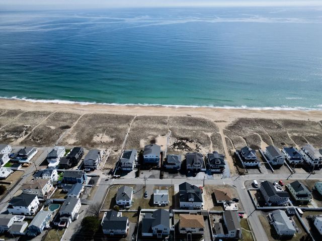 308 Atlantic Avenue, Seabrook, NH 03874