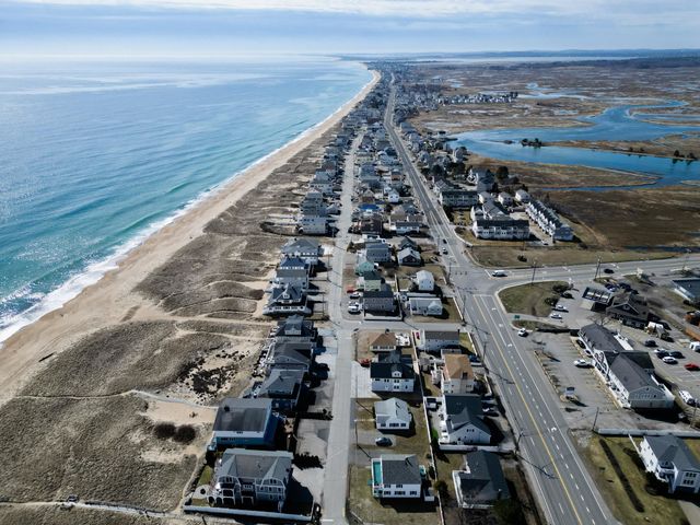 308 Atlantic Avenue, Seabrook, NH 03874